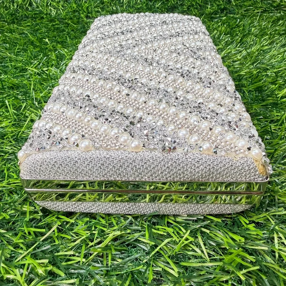 Evening Clutch Womens OS Silver‎ Excellent Pearl Rhinestone Chevron Bag